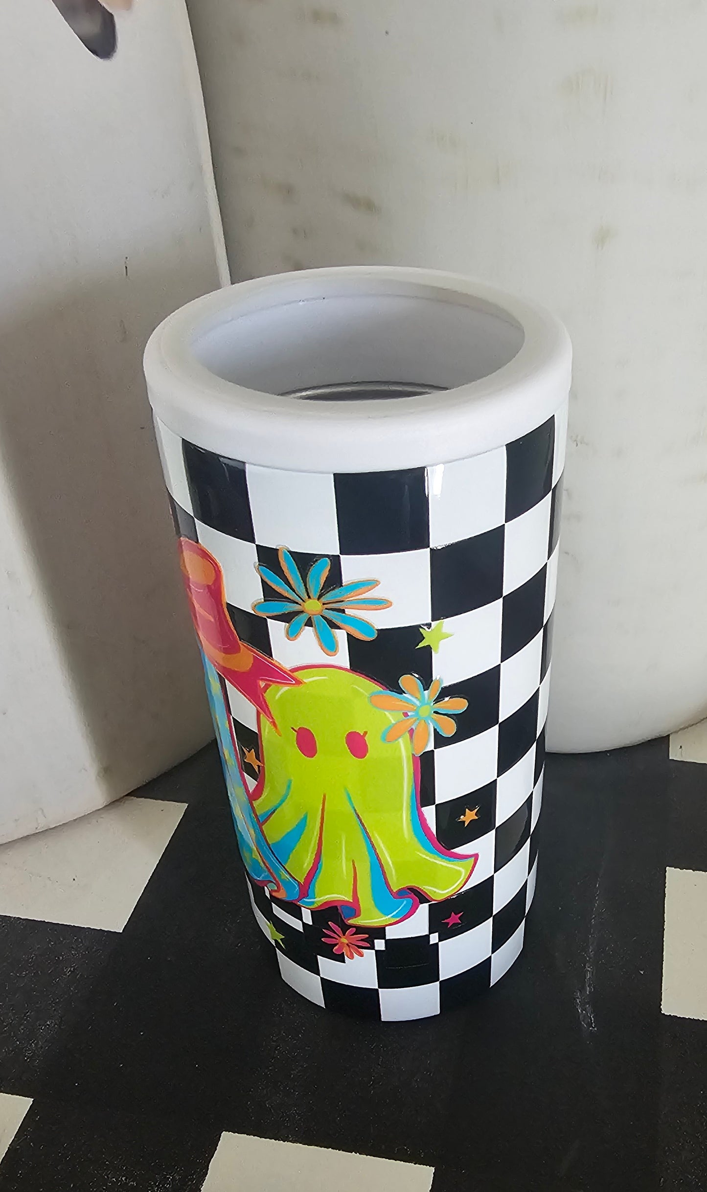 Ghost can cooler