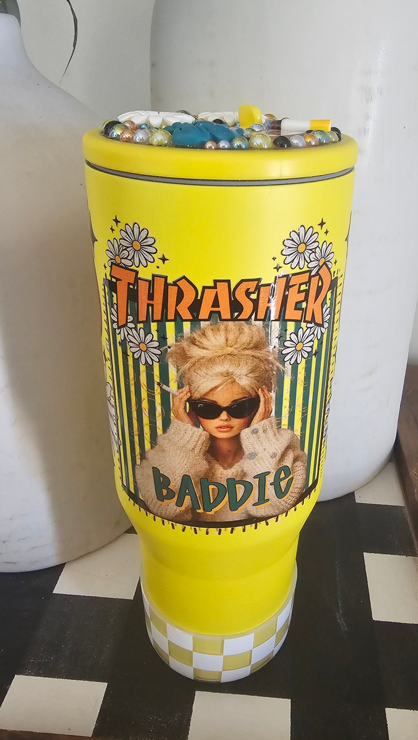 Thrasher Baddie