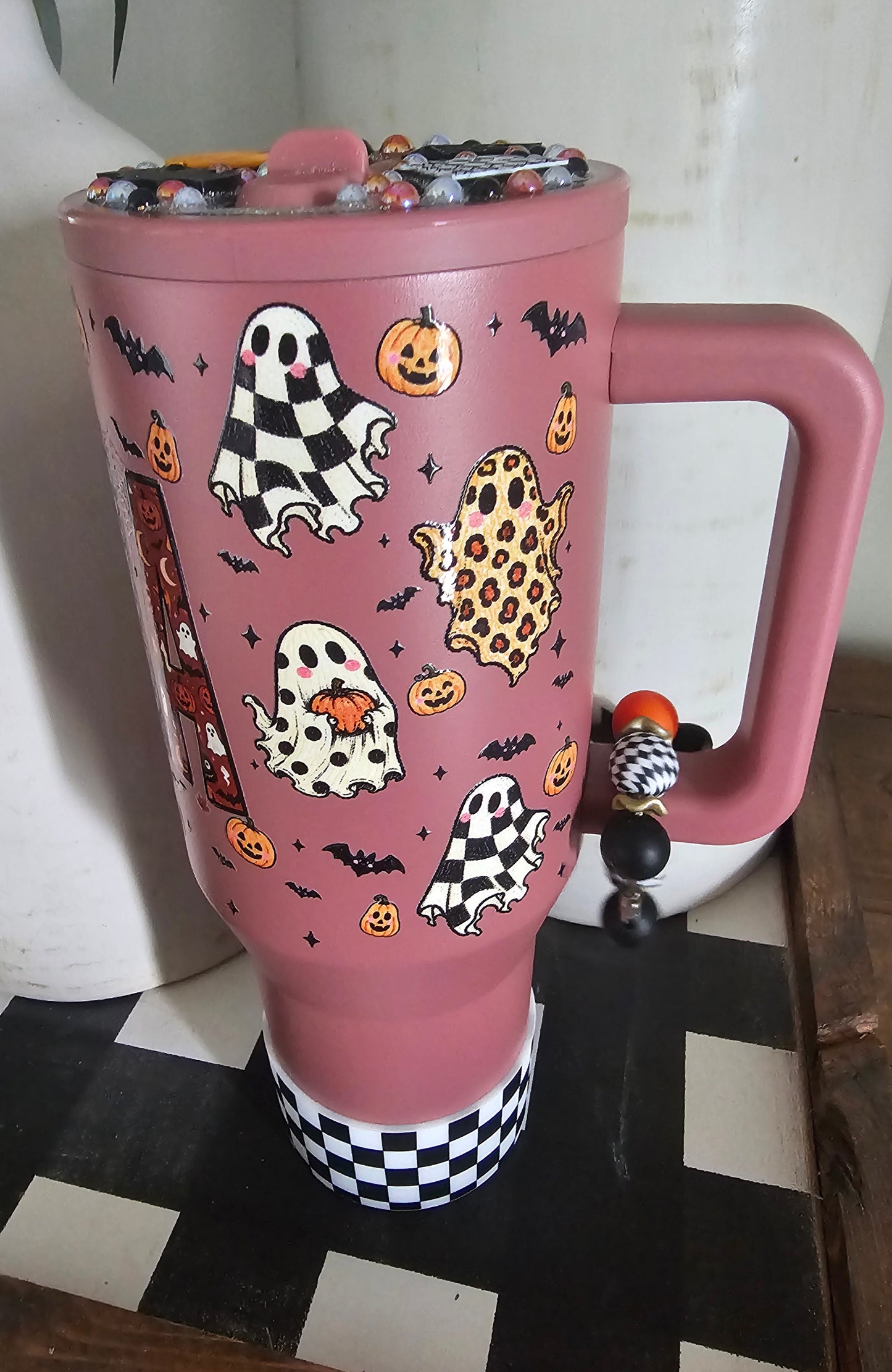 Mama ghosts