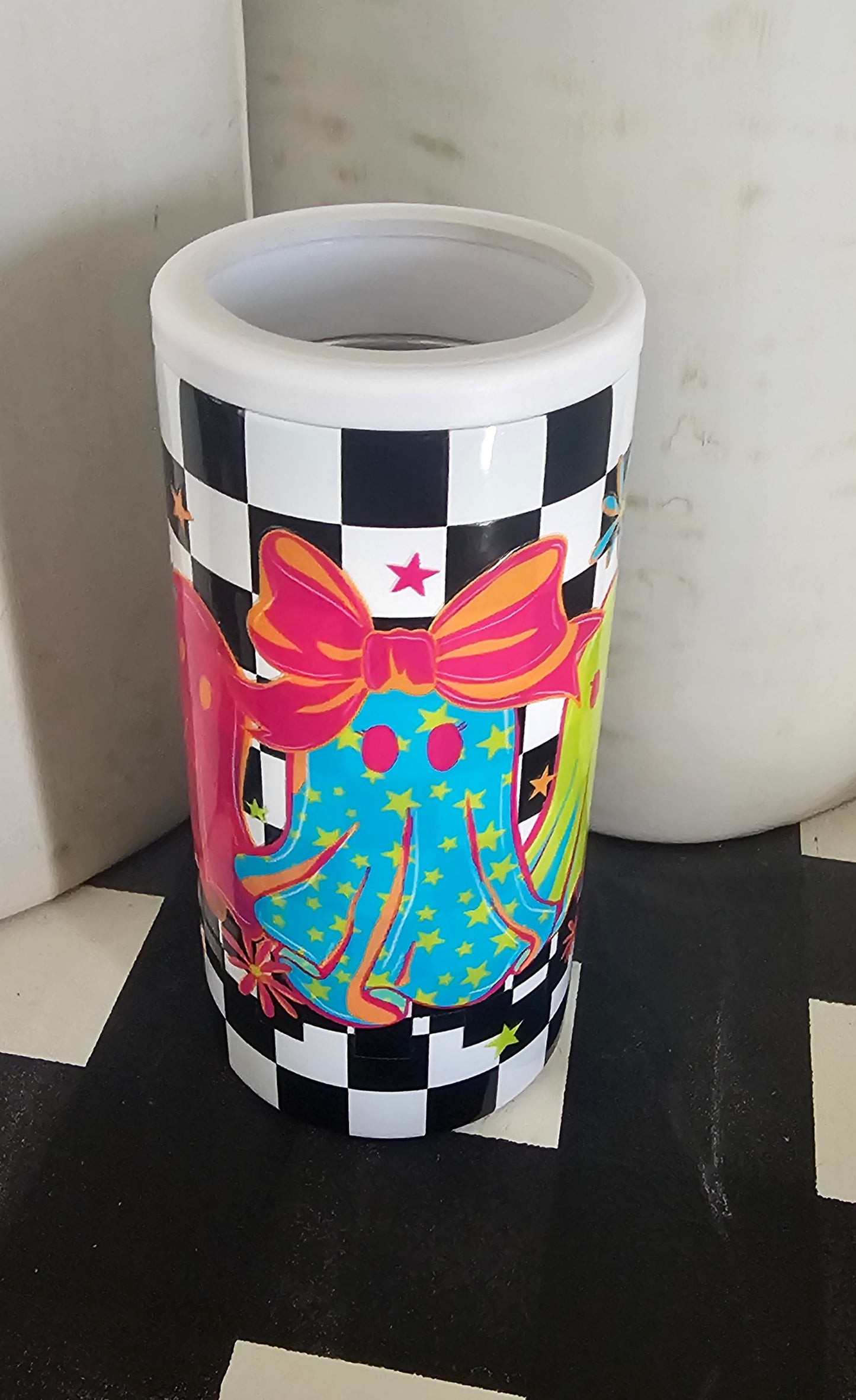 Ghost can cooler